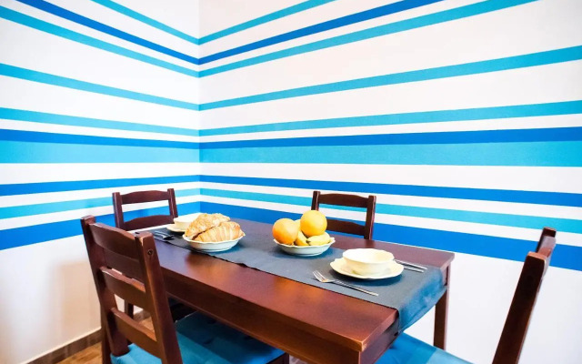Indigo Apartment With Free Parking