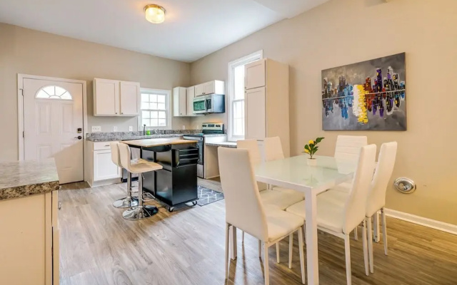 Wilmington Getaway Near Riverwalk + Downtown!