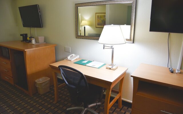 Quality Inn & Suites Metro