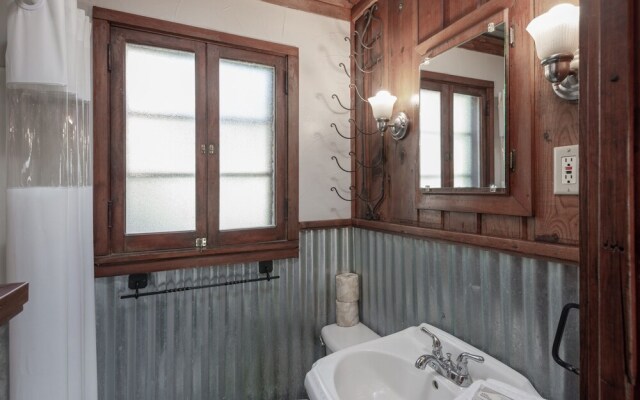 412apvillage12avncb - Cozy Cabin