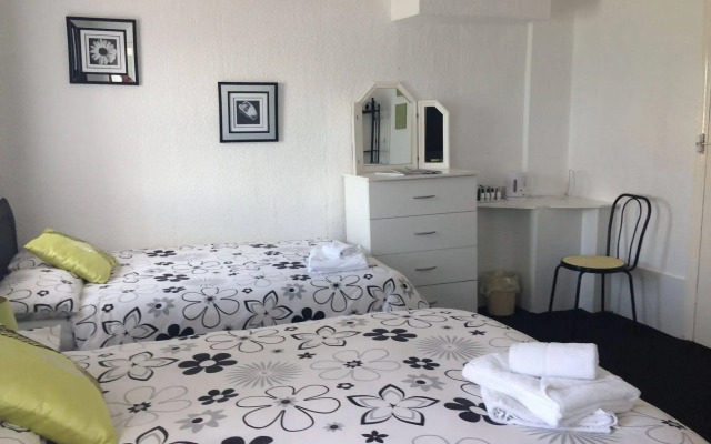 Henson Hotel