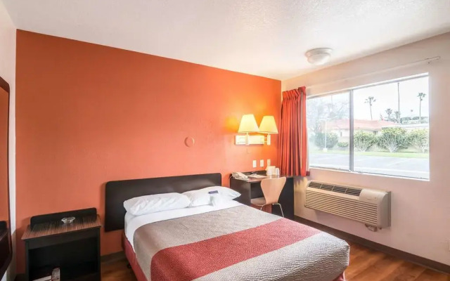 Motel 6 Ventura, CA - Beach