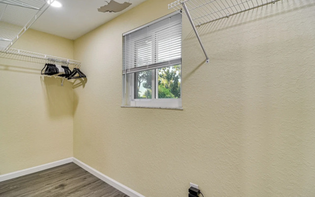 Tropical Tampa Home: Pets Welcome!