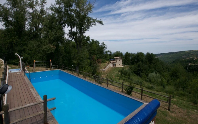 Vintage Cottage in Roccamorice with Garden