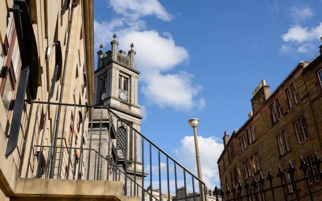 Gorgeous Stockbridge Apt With Underground Parking