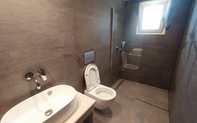 Olive Garden Studios & Apts