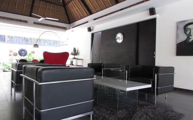 Private Villa in Seminyak 1142