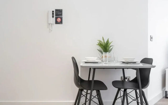 Seven Living Solihull - Broadoaks Studio