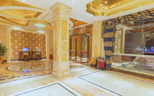 Xinlong Hotel (Qingyuan Changlong Avenue Yinzhan Hot Spring Branch)