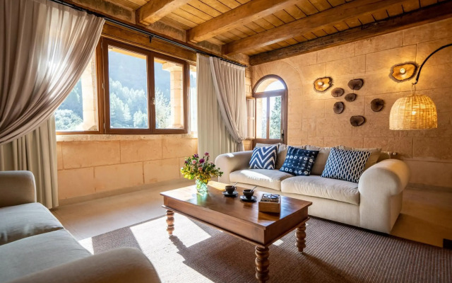 LJs Ratxo Eco Luxury Retreat