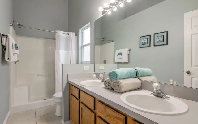 Amanda's Cozy Clear Creek Vacation Home