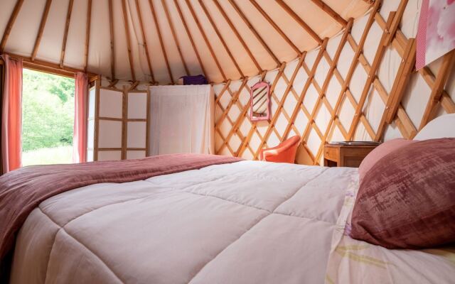 Yourtissimo - La Maison Rouge