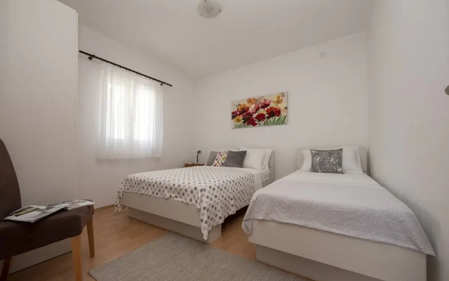 Spacious Apartment w. Balcony, big Garden & Grill