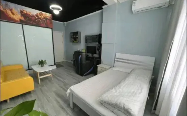Free People E-sports Hotel