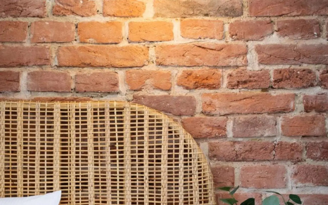 TurnKey Balcony Studio