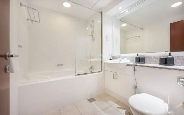 Prime 2BR Near Marina Mall Tram