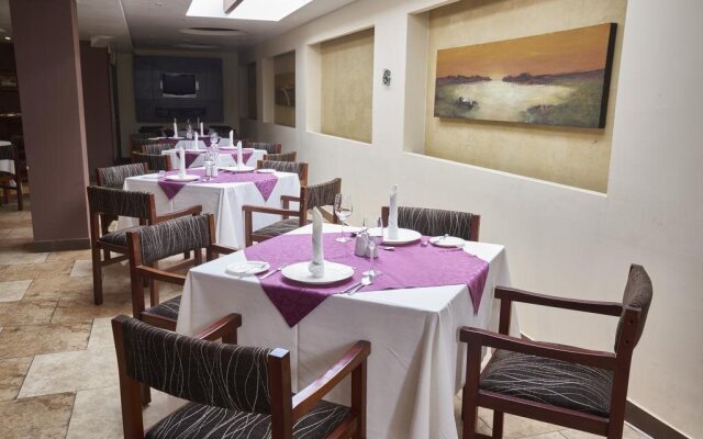 Hotel Embassy