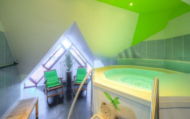 B&B HOTEL Mons Centre