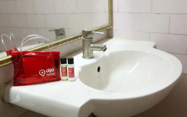 OYO Rooms Mumfordganj Abkari Chauraha