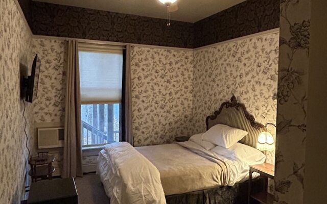 The Elizabeth Inn and Restaurant