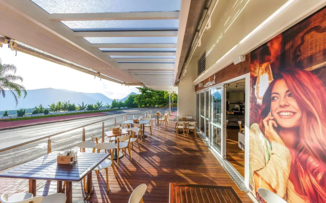 Pullman Reef Hotel Casino