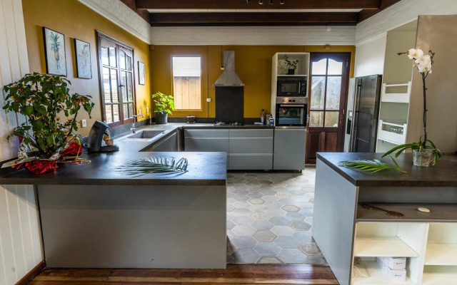 Magnifique villa avec cheminée au tevelave