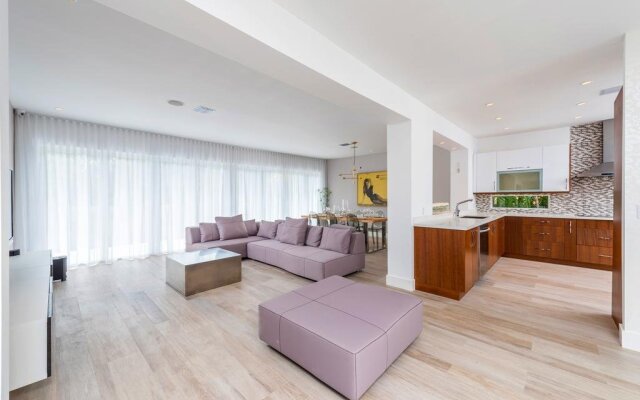 Miami World Rental - Venetian House