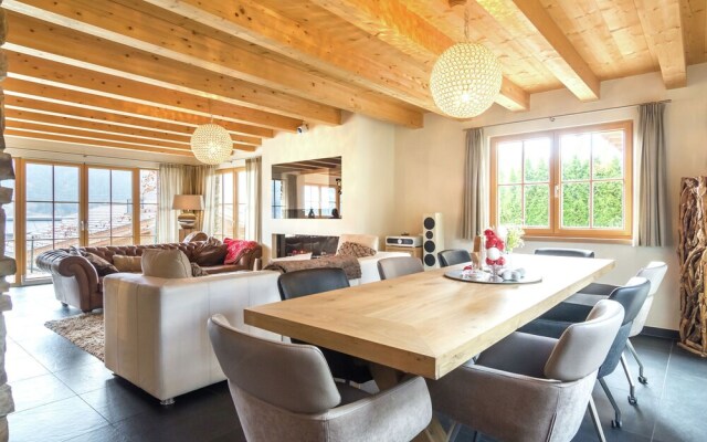 Chalet in Piesendorf with Sauna, Hot Tub, Pool, Whirlpool