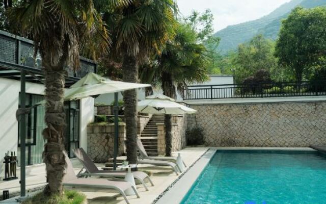 Yinye Moganshan Design Aesthetics Pool Resort Homestay