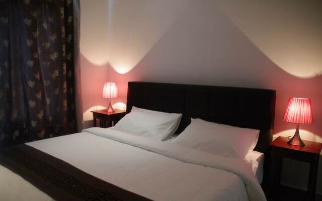 JB City Shopping Mall Apartment