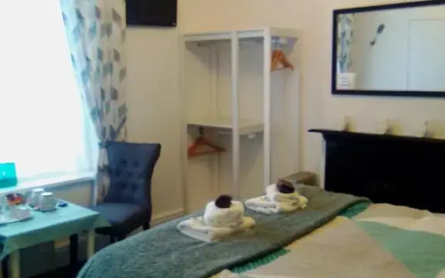 The braeside families and couples