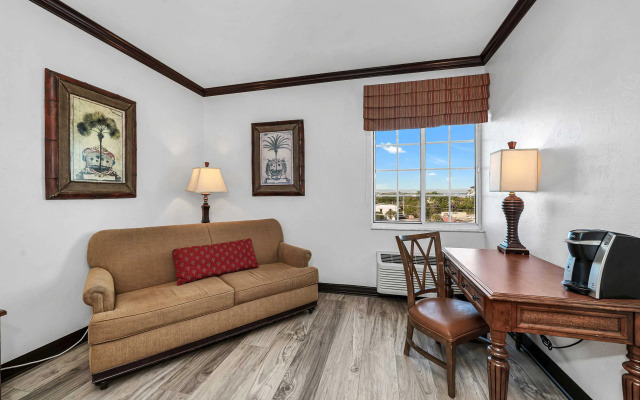 Bayfront Inn Fifth Avenue