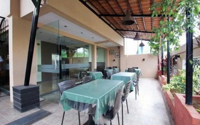 Curzon Suites