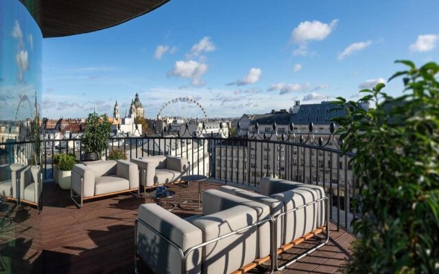 Dorothea Hotel, Budapest, Autograph Collection