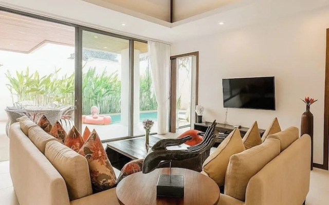 Villa with Pool&Jacuzzi Near Beach V236