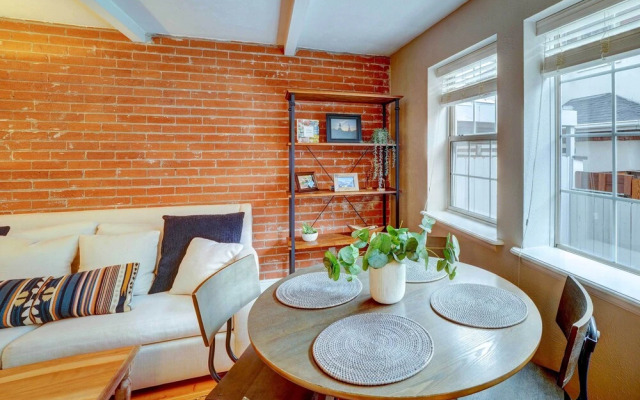 Luxe Denver Condo w/ Community Patio & Grill