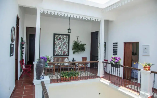 Colonial 154 H Boutique