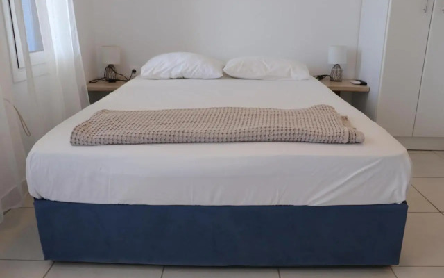 Ateni House