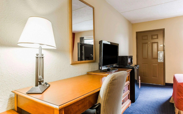 Rodeway Inn Charlotte Downtown