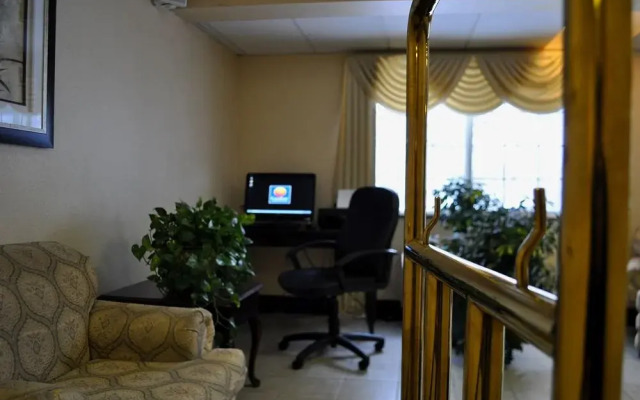 The Inn At Lenoxview Hotel