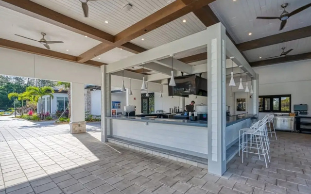 Stunning Themed Home Private Pool Ideal Location