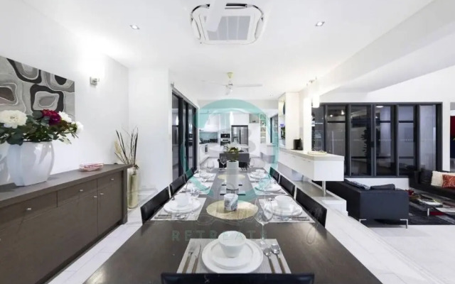 ZENLUX INFINITY - 4BR with Private Pool