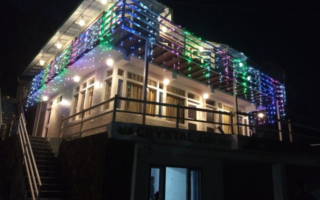 Crystal LakeView Homestay