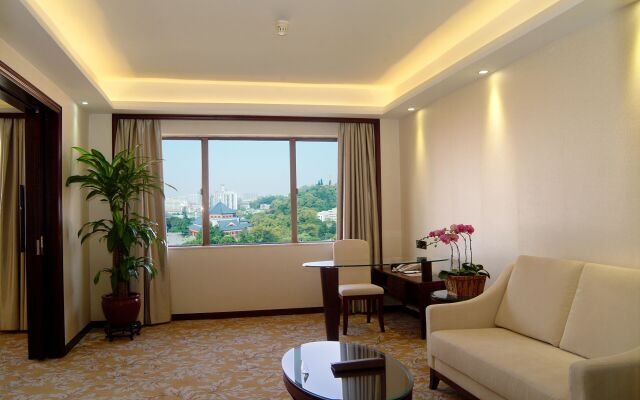 Guangdong Hotel-Free Shuttle & Registration Counter Service during Canton Fair