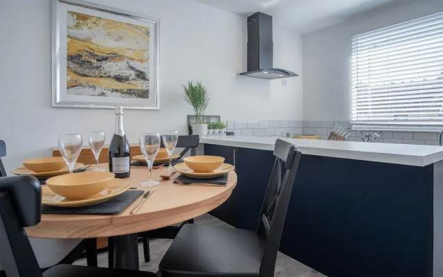 Ivy Cellar - 1 Bedroom Apartment - Tenby
