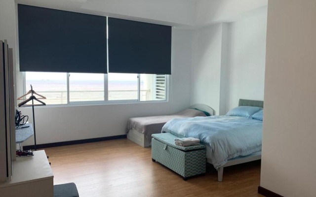 Bay Resort Condominium, 7, Beach-front Sea view, 6-8 PAX - photo 2
