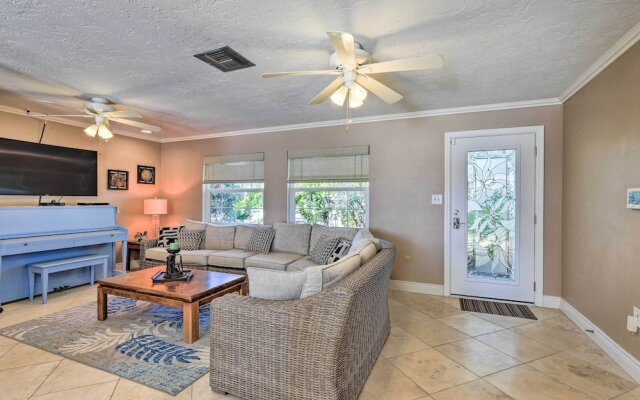 Pool, Dock & Kayaks: Waterfront Palmetto Home