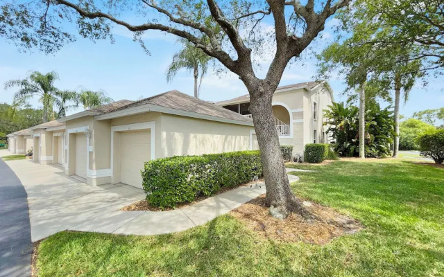 Stoneybrook Condo #926