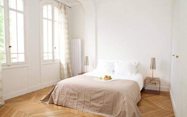 Private Apartments - Eiffel Tower - Champs de Mars