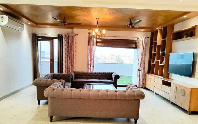 The Crown A Pinnacle of Luxury